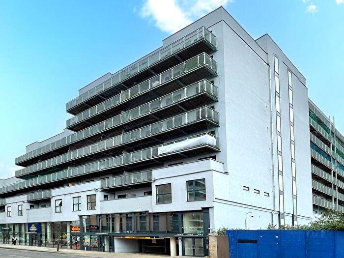 1 Bedroom Flat To Rent In High Road, Ilford, IG1