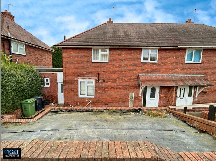 3 Bedroom Semi-Detached House To Rent In The Close, Dudley, DY3