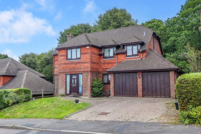5 Bedroom Detached House For Sale In Starrs Mead, Battle, TN33