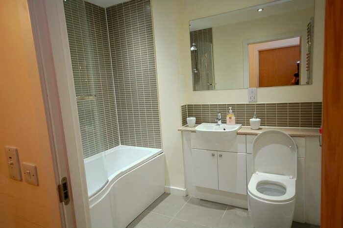 3 Bedroom Flat To Rent In St Peters Square, - St Peters, City Centre, Aberdeen, AB24