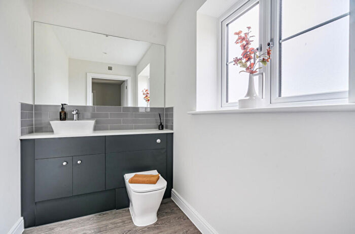 4 Bedroom Detached House For Sale In Hackney Way, Mortimer Common, Reading, Berkshire, RG7