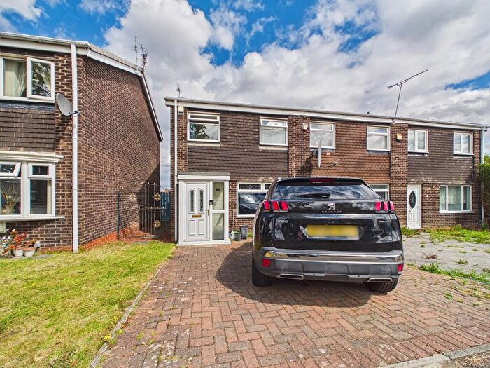 3 Bedroom End Of Terrace House For Sale In Tudor Way, Kingston Park, Newcastle Upon Tyne, NE3