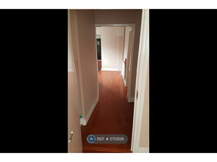 2 Bedroom Flat To Rent In Clapham Manor Street, London, SW4