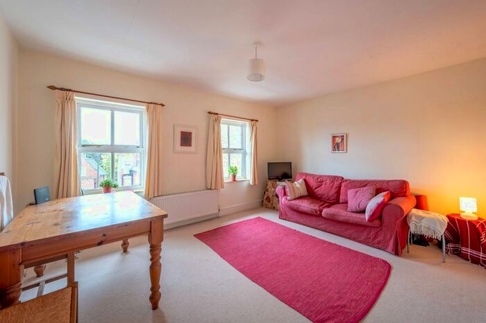 1 Bedroom Flat To Rent In Merton Road, South Wimbledon, London, SW19