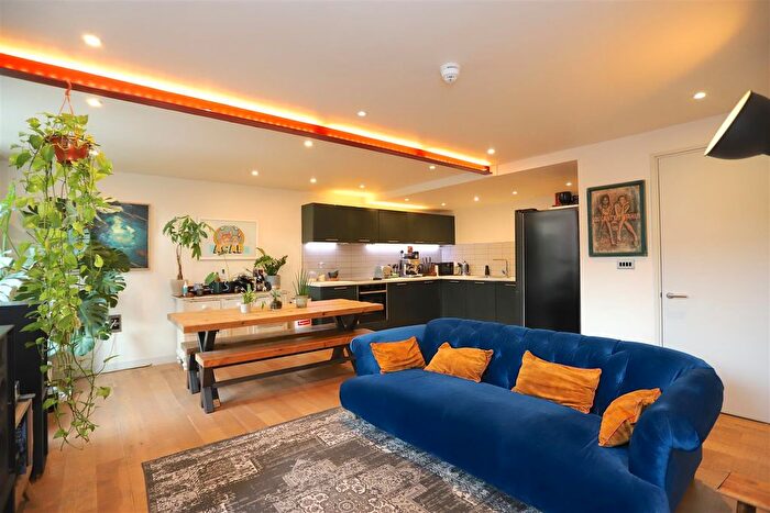 2 Bedroom Flat For Sale In Murrays Mills, Ancoats, M4