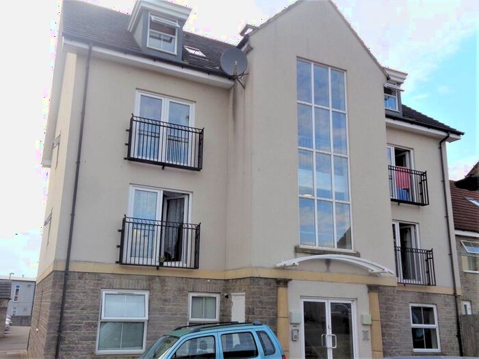 2 Bedroom Flat To Rent In Dragonfly Close, Kingswood, Bristol, BS15