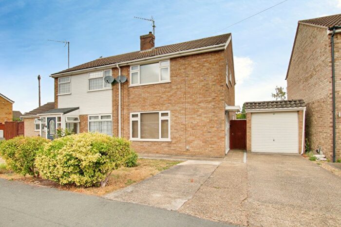 3 Bedroom Semi-Detached House For Sale In Birch Avenue, Chatteris, PE16