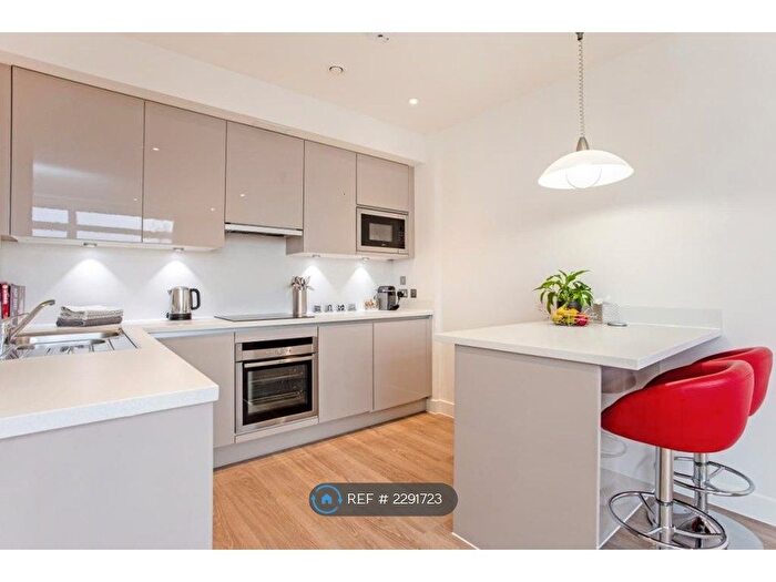 1 Bedroom Flat To Rent In Ridgmont Plaza, St. Albans, AL1