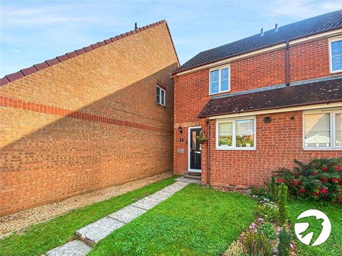 2 Bedroom Terraced House For Sale In Wildfell Close, Walderslade Woods, Kent, ME5