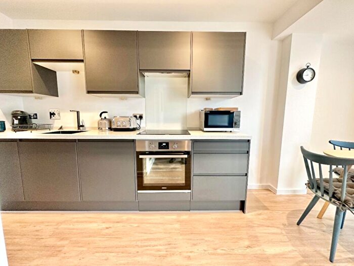 1 Bedroom Apartment For Sale In Bedroom Apartment - Coates House, BS48