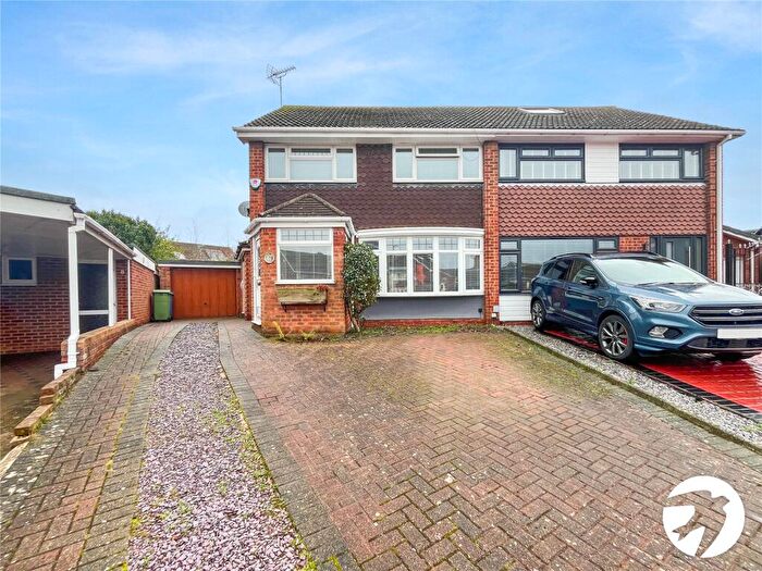 3 Bedroom Semi Detached House For Sale In Clarendon Close, Sittingbourne, Kent, ME10