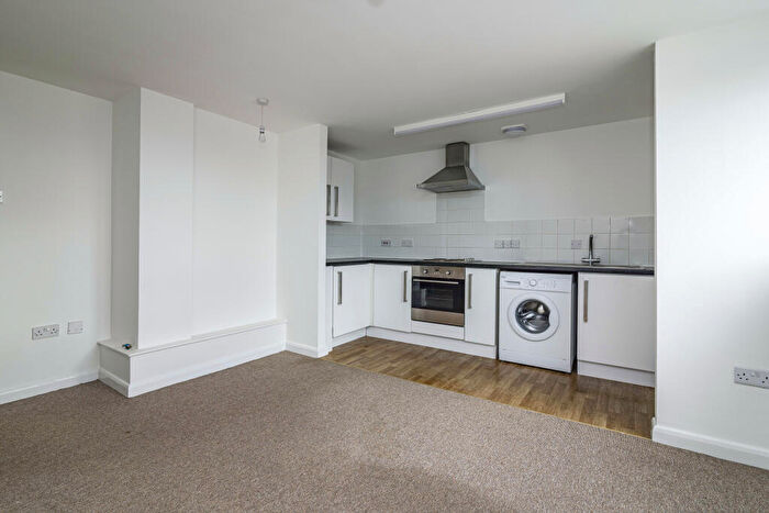1 Bedroom Flat To Rent In Trivett Square, Nottingham, Nottinghamshire, NG1