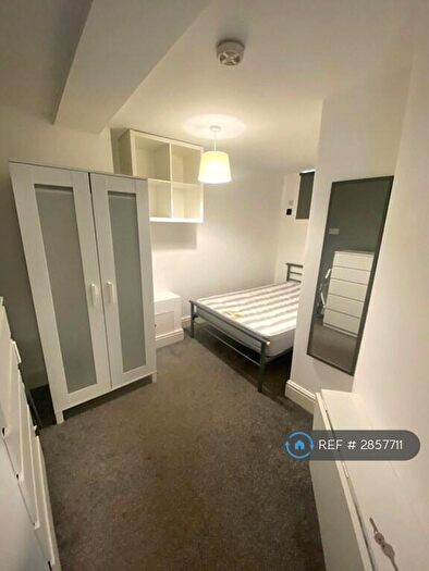 6 Bedroom Terraced House To Rent In Parkfield Place, Cardiff, CF14