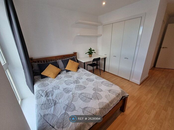 2 Bedroom Flat To Rent In Watersmeet, St. Marys Island, Chatham, ME4