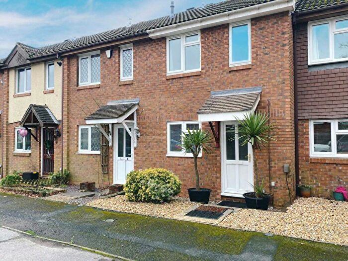 2 Bedroom House To Rent In Knotgrass Road, Locks Heath, SO31