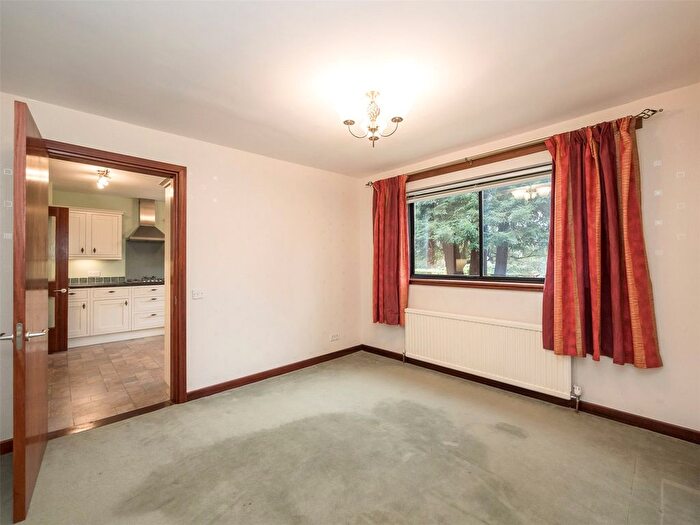 3 Bedroom Flat To Rent In Southbank Court, Edinburgh, EH4