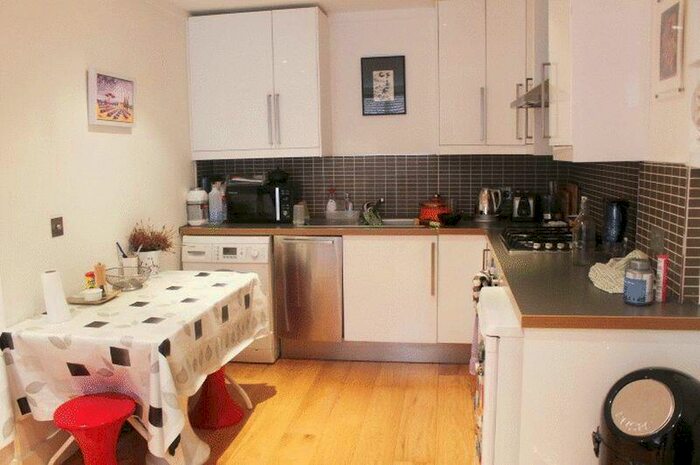 1 Bedroom Flat To Rent In Holloway Road, London, N7