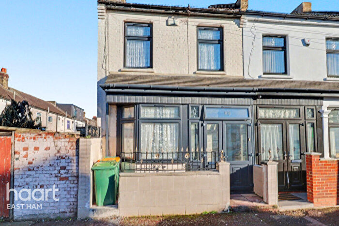 3 Bedroom End Of Terrace House For Sale In St Olaves Road, London, E6