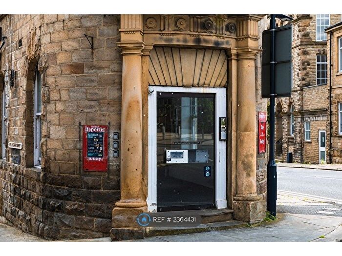 1 Bedroom Flat To Rent In Wellington Road, Dewsbury, WF13