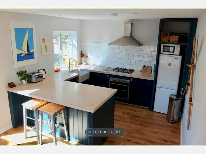 3 Bedroom Bungalow To Rent In Farm Road, Chichester PO20