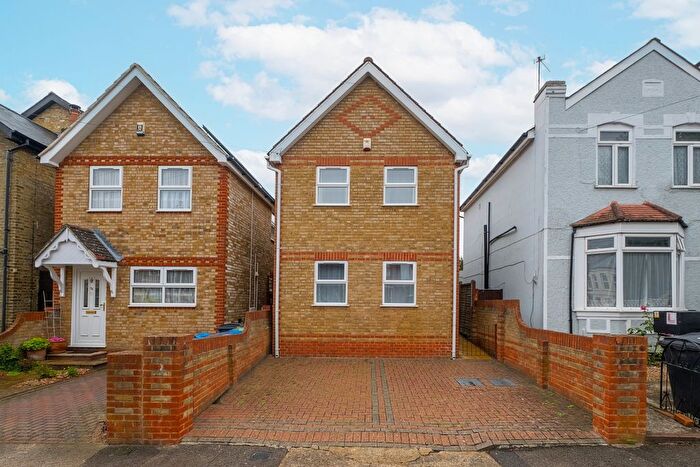 5 Bedroom Detached House To Rent In Worthington Road, Tolworth, Surbiton, KT6