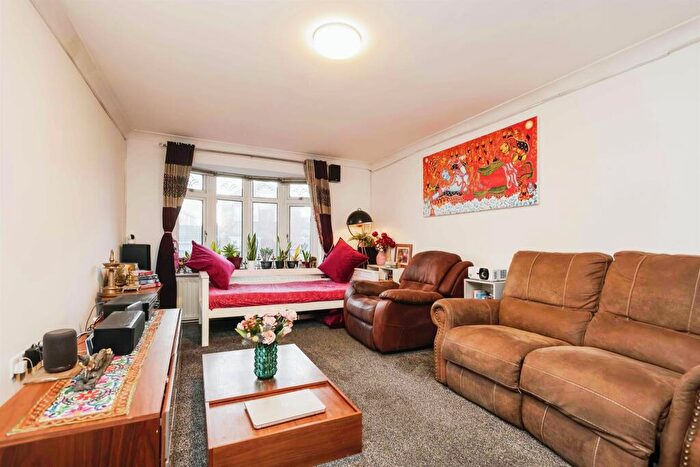 4 Bedroom Detached House For Sale In Olliver Close, Halesowen, B62