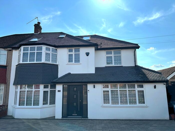 4 Bedroom Semi Detached House For Sale In Hamilton Road, Barnet, Cockfosters, EN4