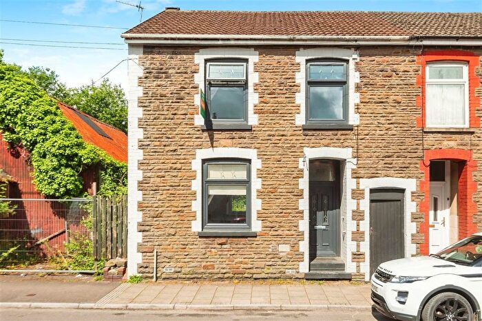 3 Bedroom End Of Terrace House To Rent In Mill Street, Tonyrefail, Porth, CF39