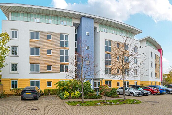 2 Bedroom Flat For Sale In Creswell Drive, Beckenham, BR3