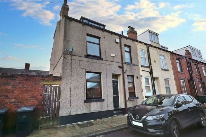 2 Bedroom Terraced House To Rent In Barkly Parade, Leeds, West Yorkshire, LS11