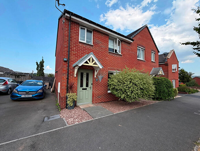 3 Bedroom Semi-Detached House For Sale In Gale Way, Tiverton, EX16