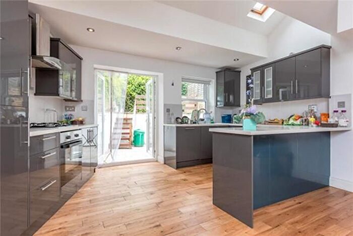 4 Bedroom Block Of Flats For Sale In Riversdale Road, London, N5