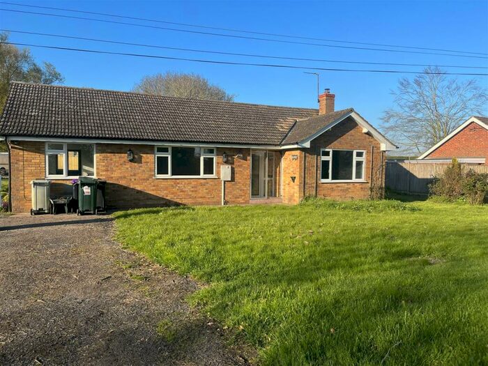 3 Bedroom Bungalow To Rent In Rose Lane, Saleby, Alford, LN13
