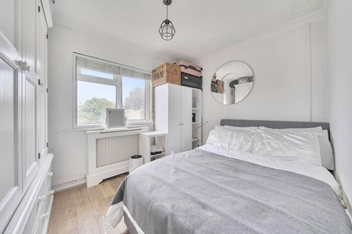1 Bedroom Flat For Sale In Stevenson House, Battersea, London, SW11