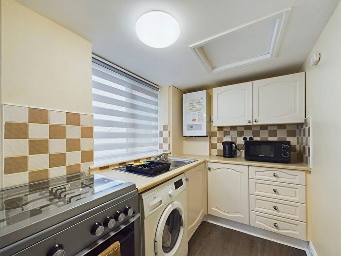 2 Bedroom Cottage For Sale In Hope Terrace, Whitby, YO21