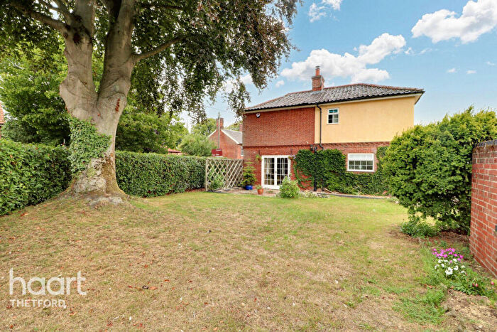 4 Bedroom Semi-Detached House For Sale In Crown Street, Banham, NR16