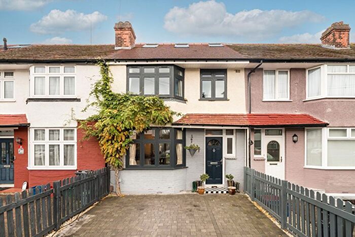 4 Bedroom Terraced House For Sale In Southland Way, Hounslow, TW3