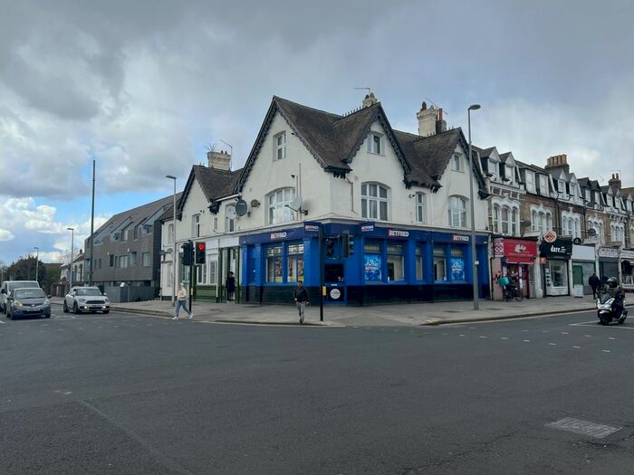 Studio To Rent In A High Road, Leytonstone, E11