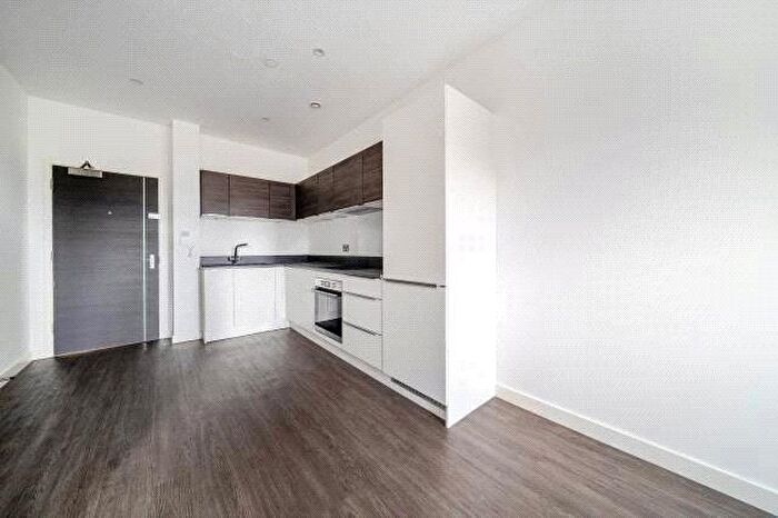 1 Bedroom Flat To Rent In Millennium Way, Bracknell, RG12
