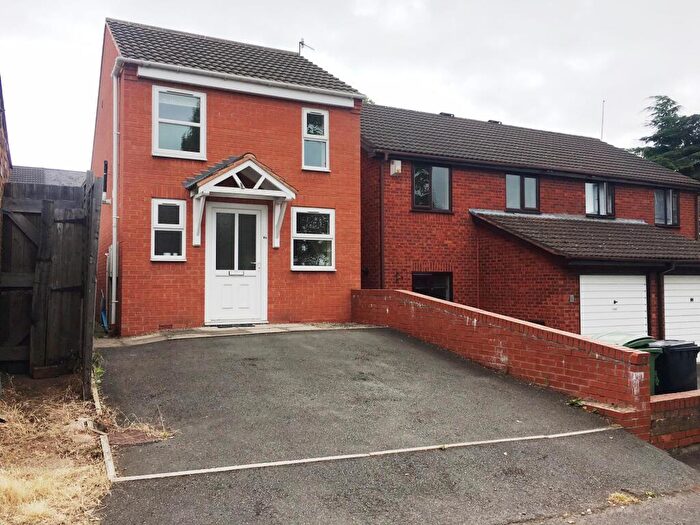 2 Bedroom House To Rent In Sutton Street, Stourbridge, DY8