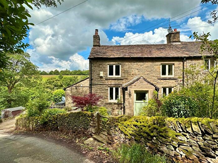 2 Bedroom Semi-Detached House For Sale In The Wash, Chapel-En-Le-Frith, High Peak, SK23
