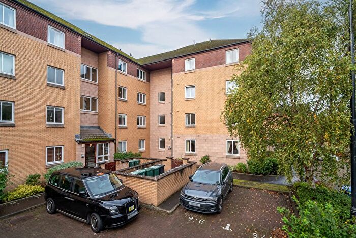 3 Bedroom Flat For Sale In / Moray Park Terrace, Edinburgh, EH7