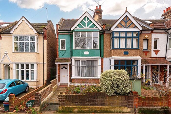 2 Bedroom Maisonette To Rent In Corney Road, Chiswick, W4