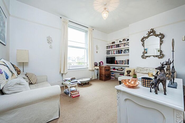 1 Bedroom Flat To Rent In Willesden Lane, Queens Park, London, NW6