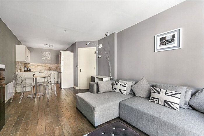 1 Bedroom Flat For Sale In Queenstown Road, London, SW11