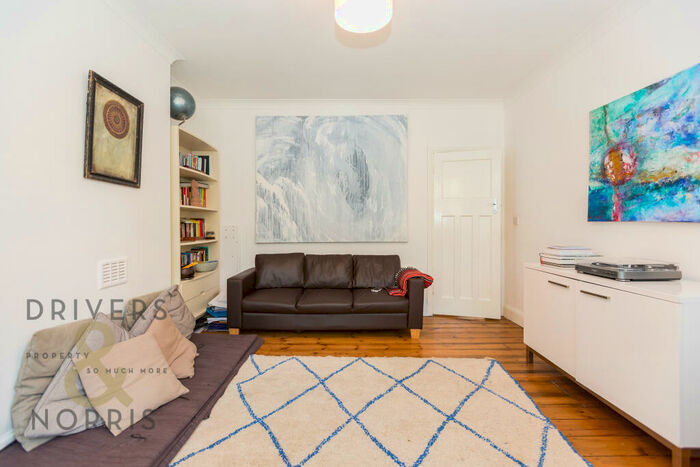 3 Bedroom Apartment To Rent In Haslemere Road, Crouch End, London, N8
