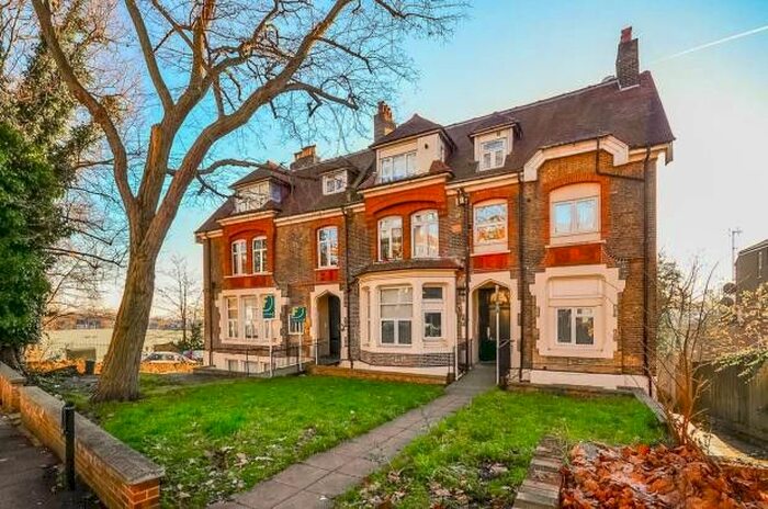 Studio To Rent In Mount View Road, Finsbury Park, N4