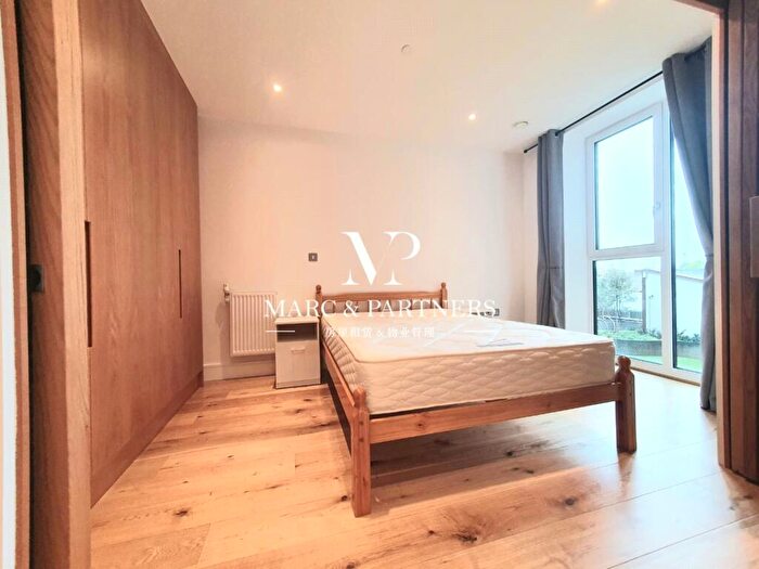 Apartment To Rent In Thanet Tower, Caxton Street North, Greater London, E16