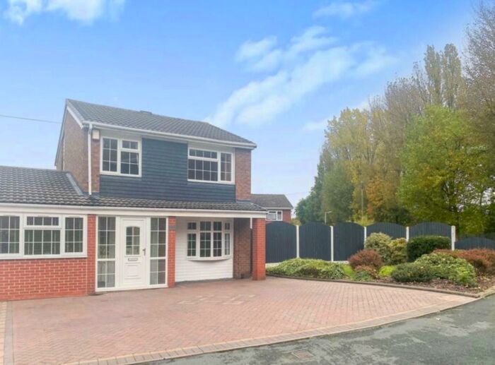 4 Bedroom Detached House To Rent In Regis Heath Road, Rowley Regis, B65