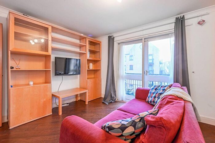 1 Bedroom Flat To Rent In Peninsula Court, Canary Wharf, London, E14